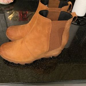 Joan of Arctic II Wedge